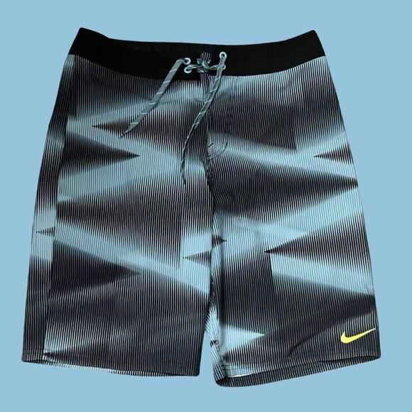 Nike Vapor 11” Board Shorts Volt Pattern Size 30” - Picture 7 of 7